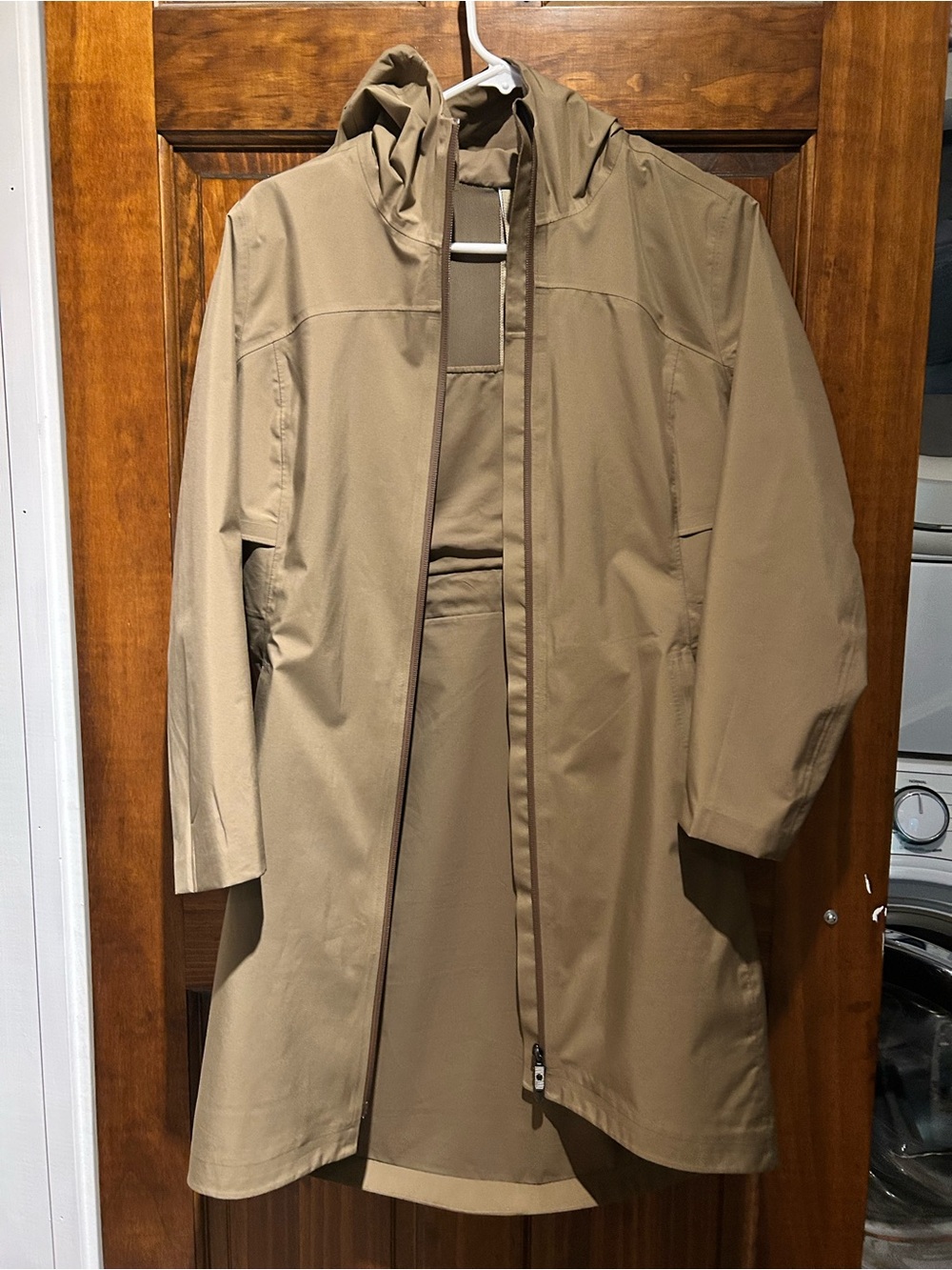 lululemon athletica  Rain rebel Tan/Khaki raincoat